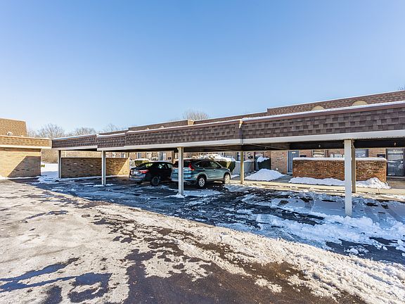 3rd image of 7421 Country Brook Dr