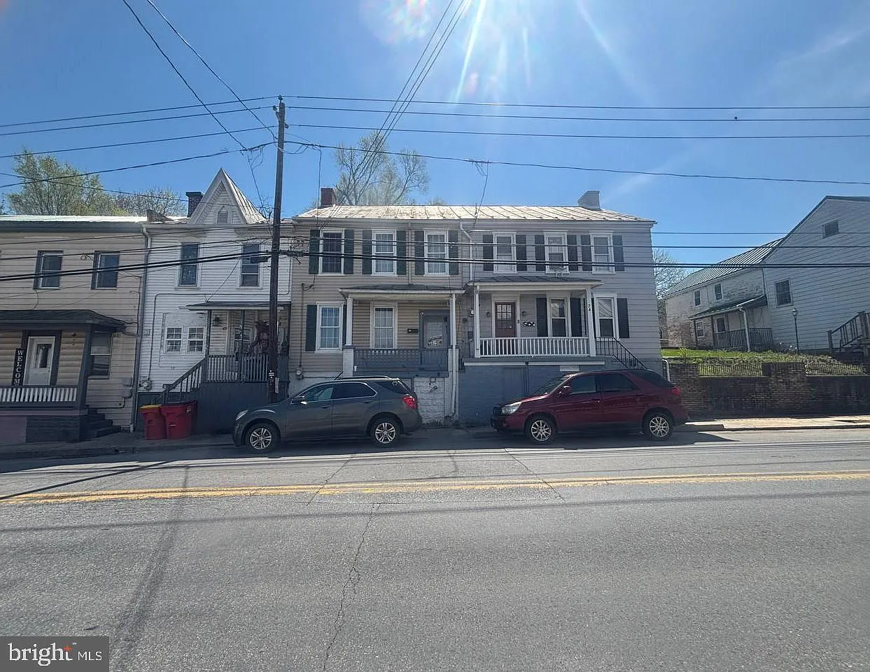 76 E Main St photo 1