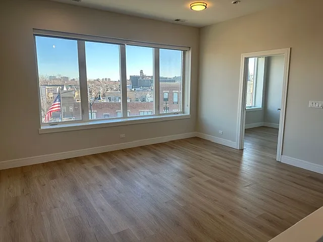 4010 North Lincoln Avenue - 304 — Photo 2