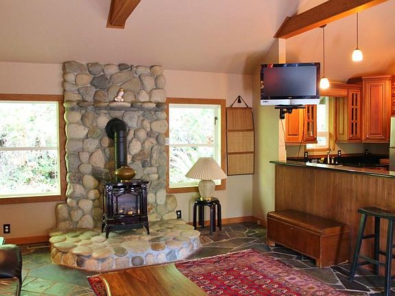 4th image of 14798 Daniels Creek Pl NE