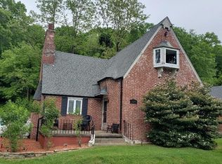 930 W Stuart Dr, Galax, VA 24333