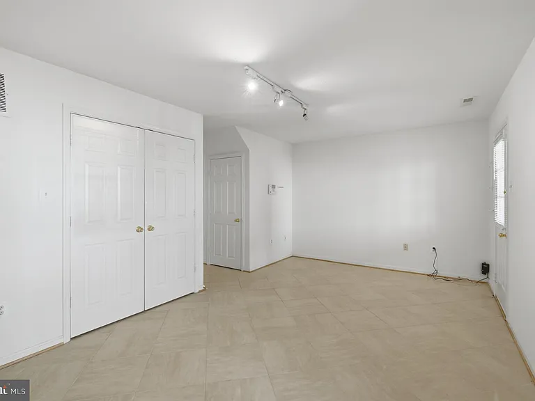 2449 Clover Field Cir — Photo 6