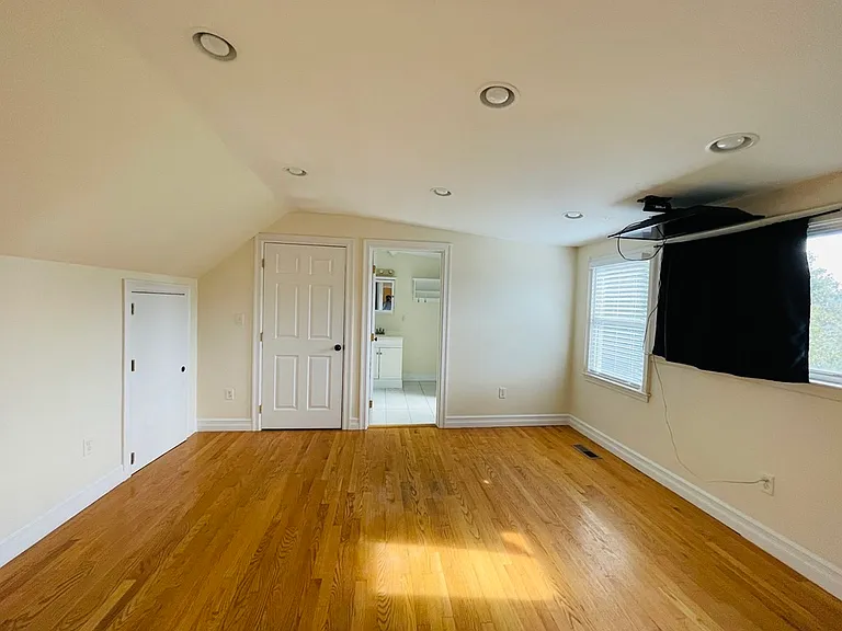 18 Richardson St #18 — Photo 11