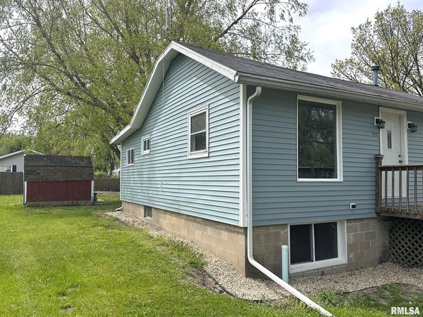 700 S State St, East Galesburg, IL 61430