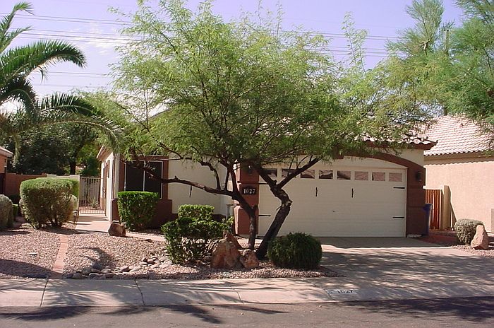 1st image of 1027 E Brentrup Dr