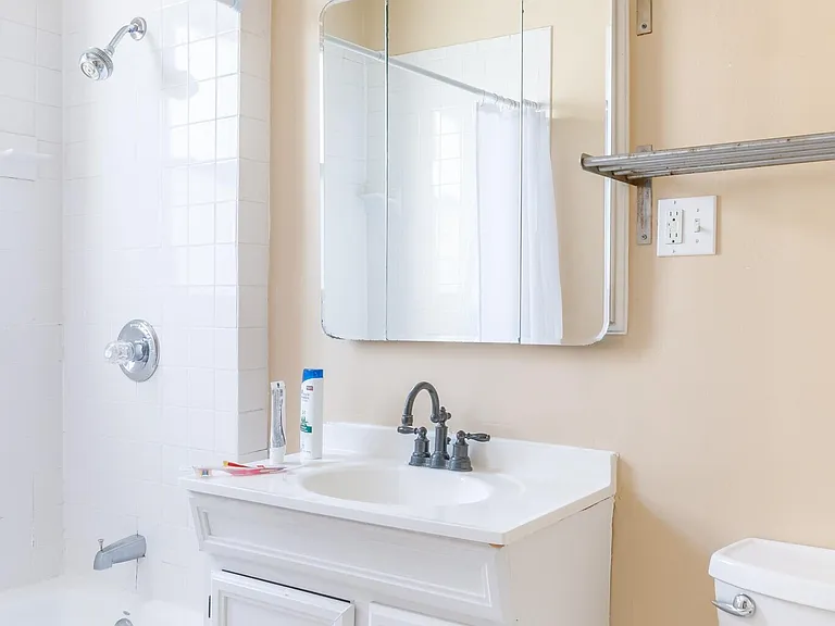 24 Willis St #3 — Photo 12
