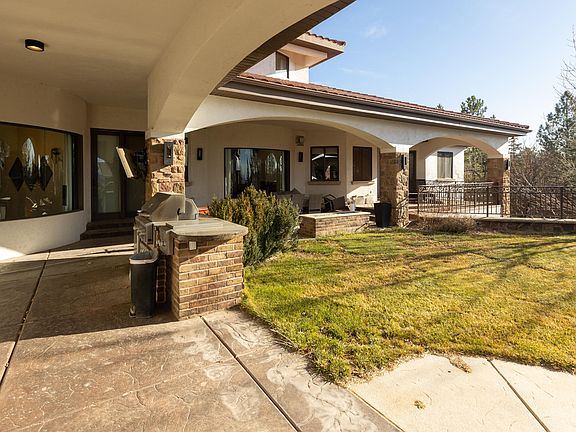4th image of 617 S Cove Dr Unit 1
