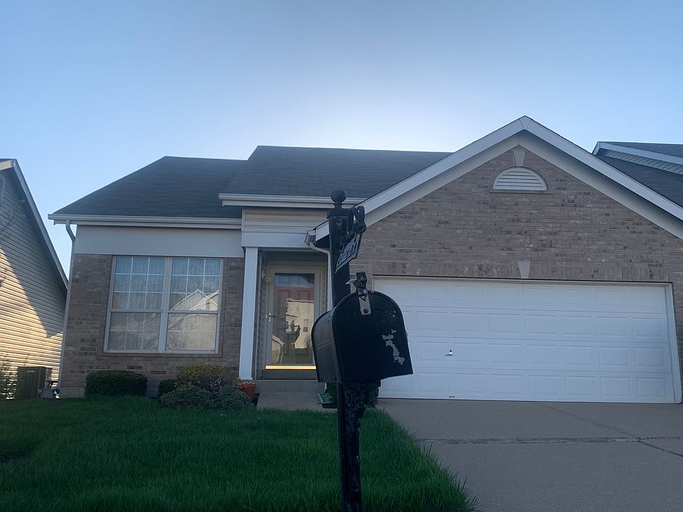 1st image of 123 Robbins Way Dr