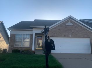 123 Robbins Way Dr, Florissant, MO 63034