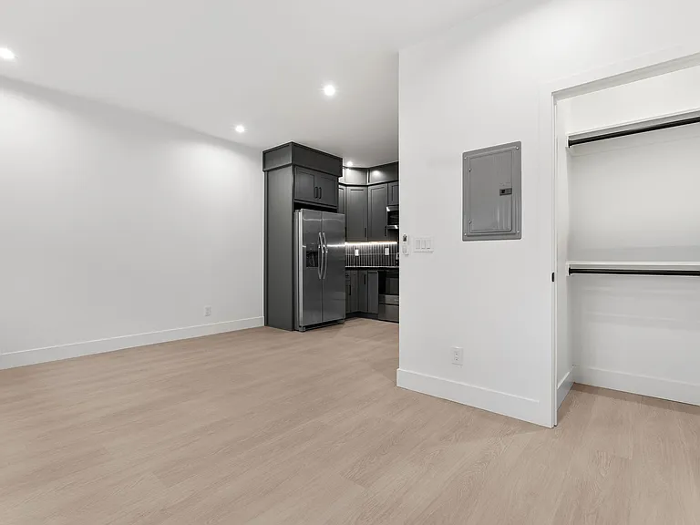 5852 Colfax Ave #5852 — Photo 8