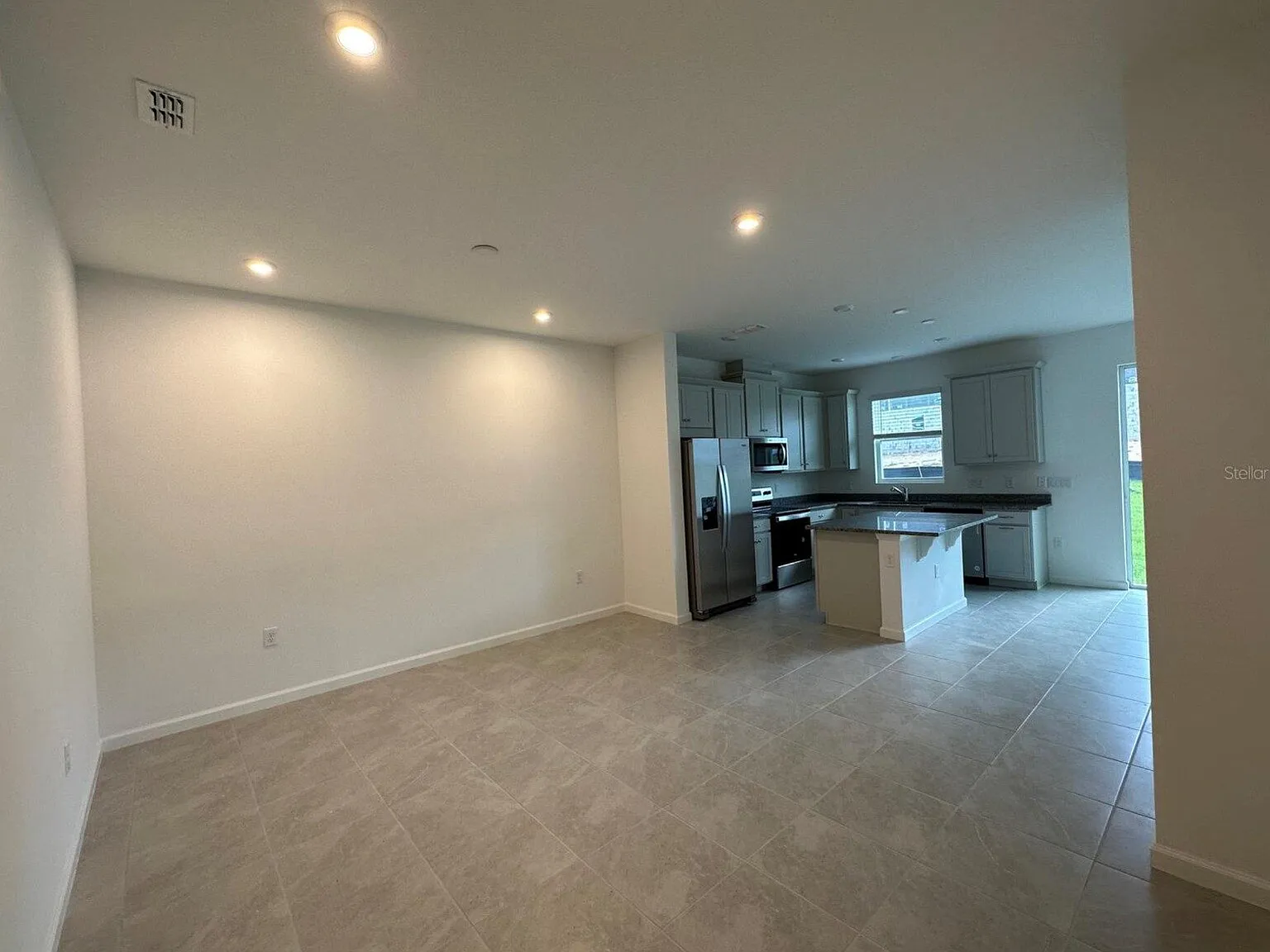 3 bed, 2.5 bath, 1460 sqft, $2,350 — Photo 3
