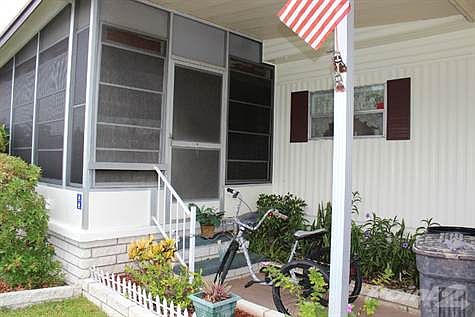 ENTRY TO FLORIDA ROOM