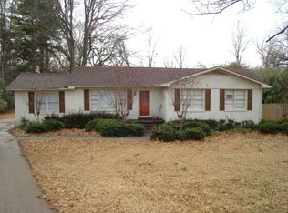 113 Country Club Rd, Batesville, MS 38606