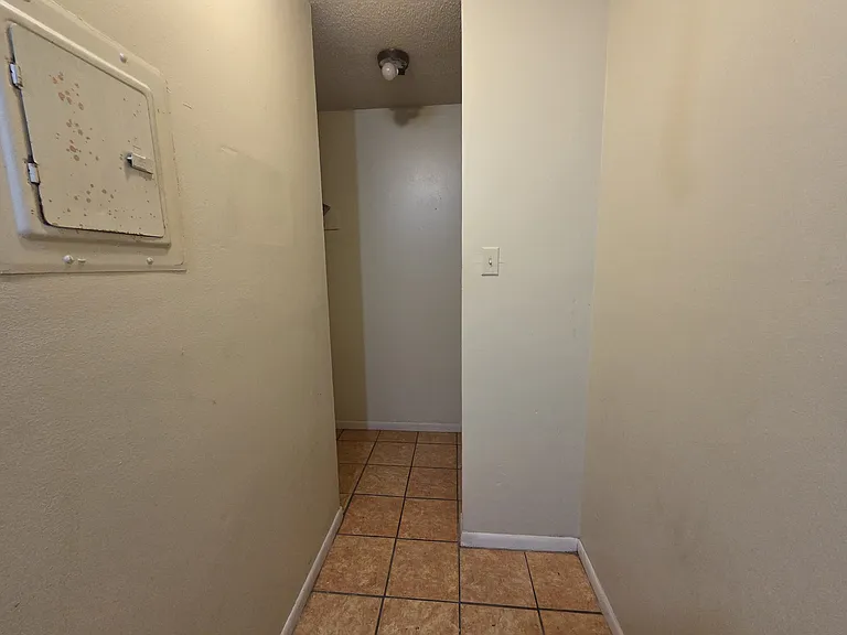202 Rue Basin #D — Photo 7