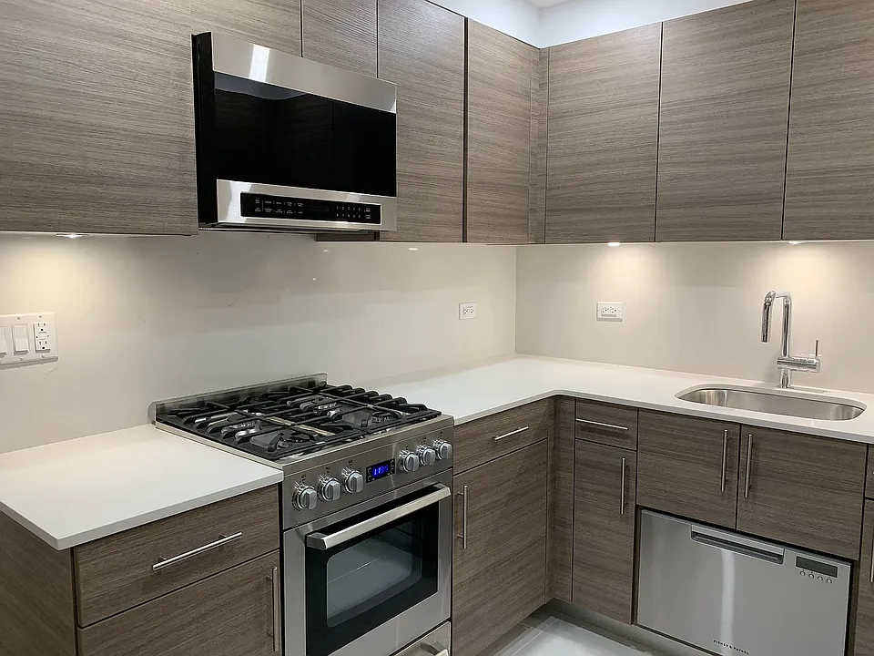 340 E 51st St #2H