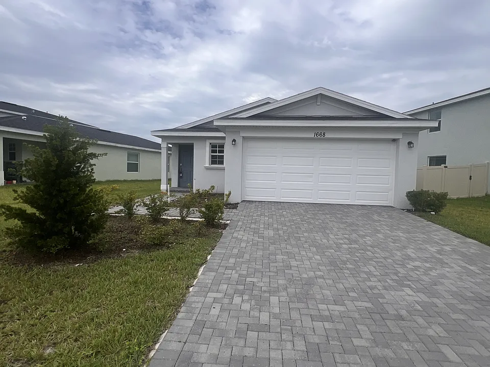 1668 Colebrook Cir