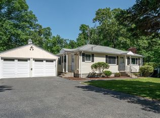 95 Oak St, Holliston, MA 01746