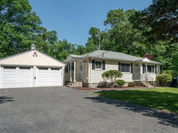 95 Oak St, Holliston, MA 01746