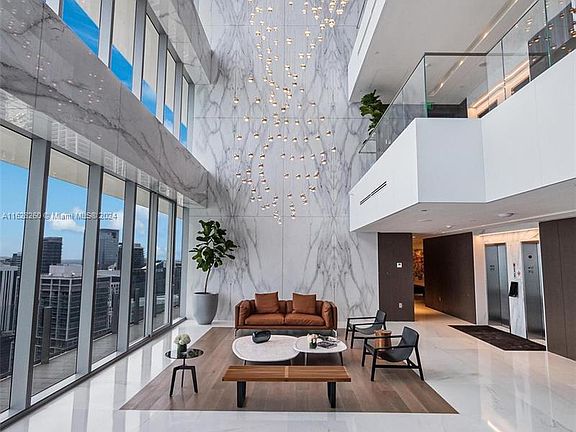 4th image of 300 Biscayne Boulevard Way #1704