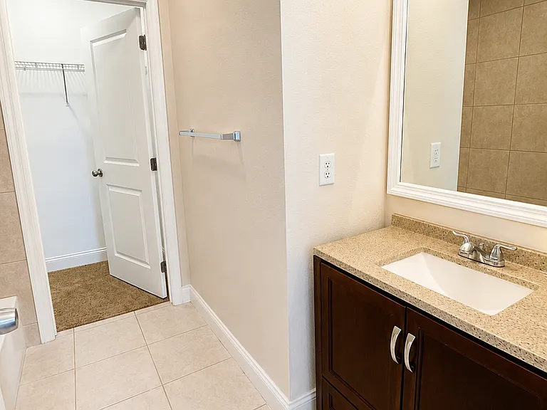 642 Heraldo Ct — Photo 6