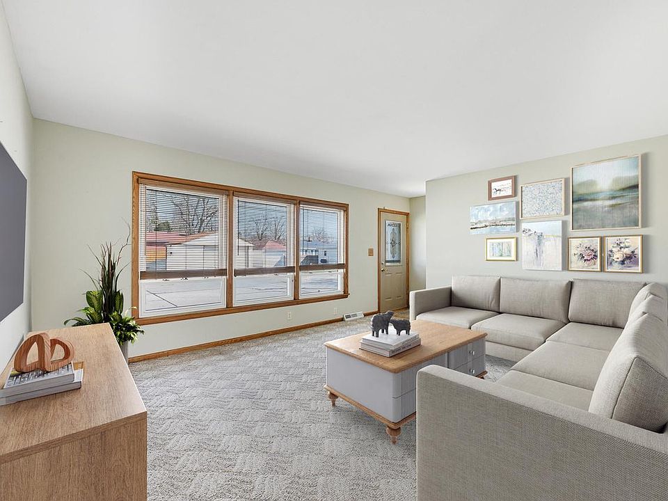 1st image of 2417 Dombrowski BOULEVARD