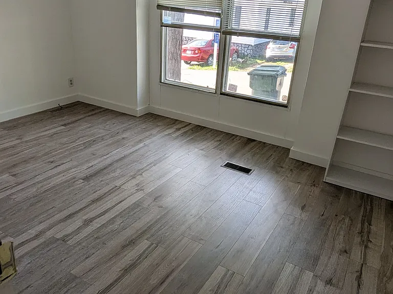 105 Wellington Dr — Photo 3