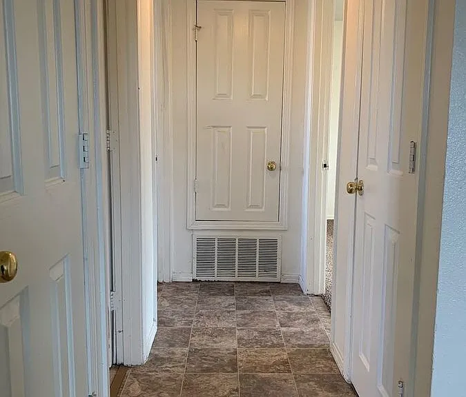 370 Atrisco Dr SW #12 — Photo 12