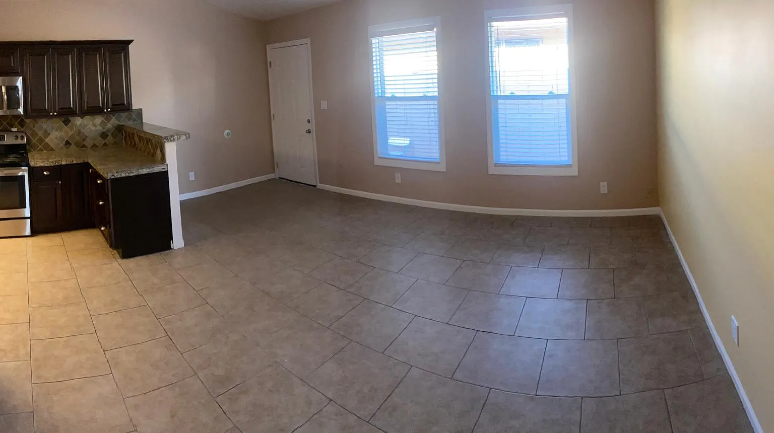 1138 E McKinley St — Photo 1