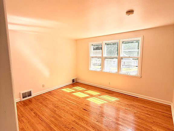 5th image of 3137 N 90th St Unit A