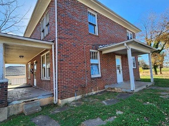 5th image of 112 Maple St