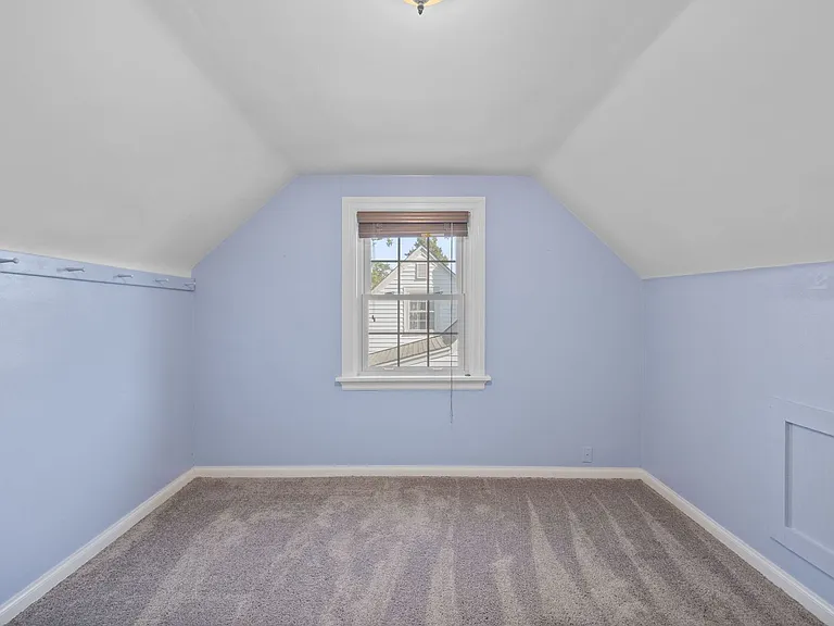 1377 Collinsdale Ave — Photo 17
