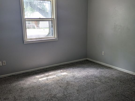 3rd image of 808 W 8th St #A