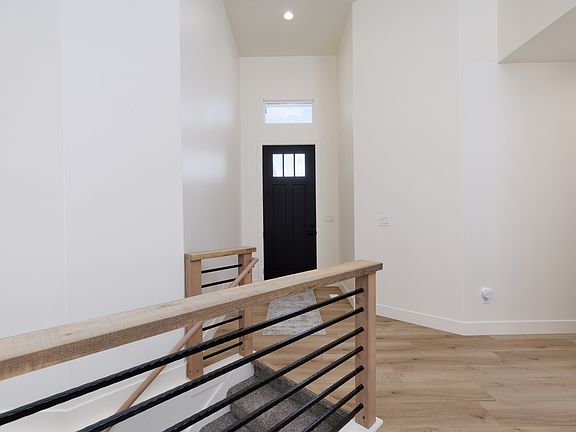 5th image of 202 N Oh Henry St