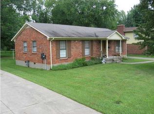 6700 Broadhale Dr, Louisville, KY 40291