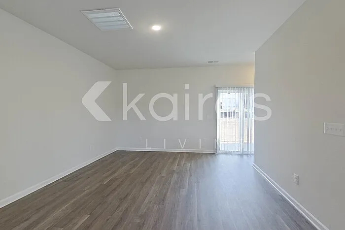 2097 Banyon Cir — Photo 10