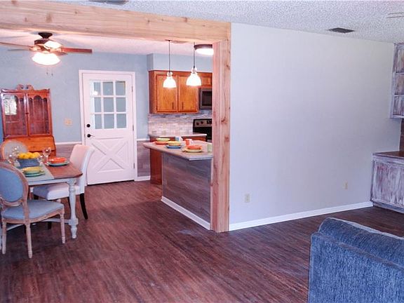 4th image of 302 County Road 3817