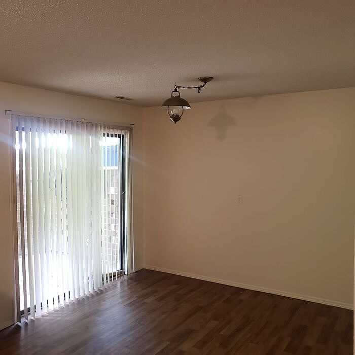 2nd image of 131 Carriage Pl #2