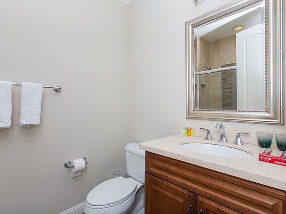 5th image of 968 Arcadia Ave APT B