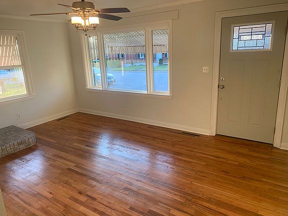 2nd image of 127 Sunset Dr