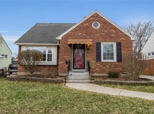 75 Albion Ave, Amherst, NY 14226