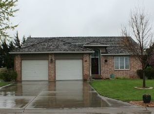 909 Tall Grass Dr, McPherson, KS 67460