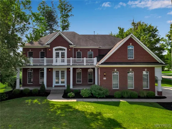 9123 Curry Ln, Clarence Center, NY 14032