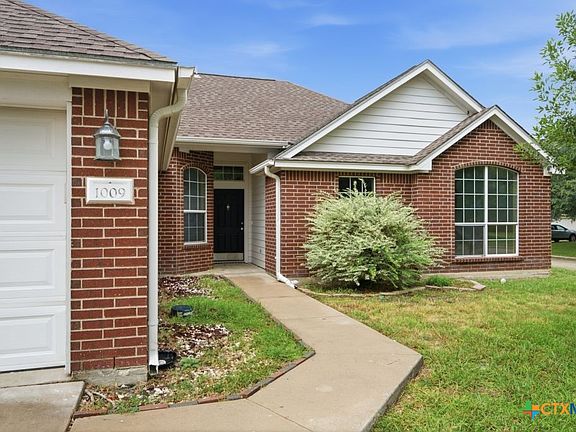 2nd image of 1009 Woodhollow Dr