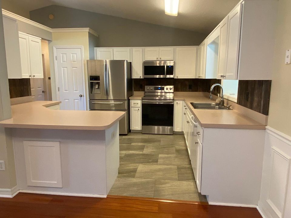1st image of 4109 NE 18th Ter