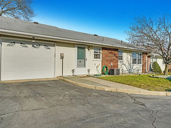 4th image of 325C Coventry Ct