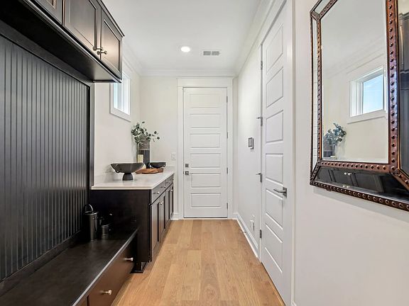 Logan Model Drop Zone, Windell Woods