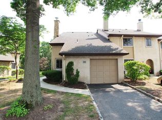 34 Thoreau Dr, Plainsboro, NJ 08536