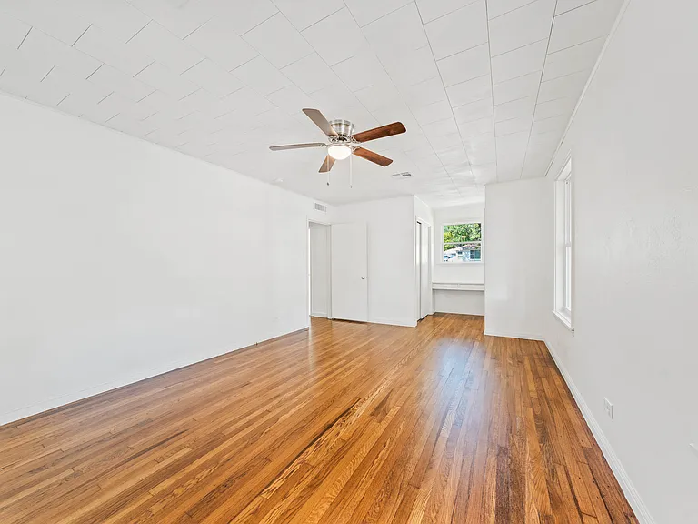 32300 Proctor Ave — Photo 26