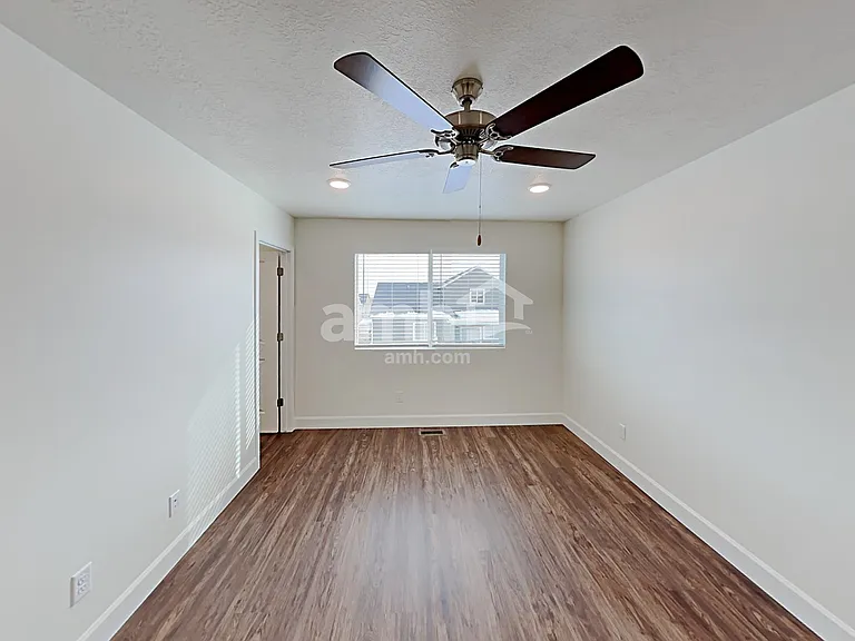 2613 W 3340 S — Photo 8