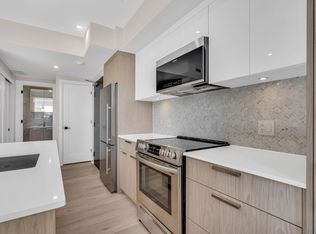 58 Florence St #9, Ottawa, ON K2P0W7